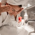6 Mistakes that You Make while Washing Your Face
