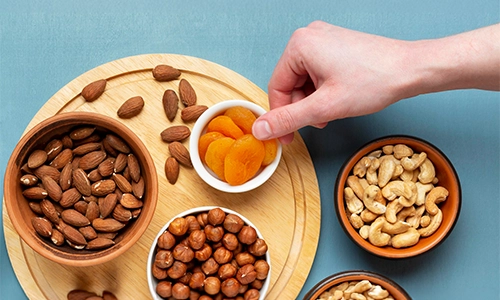 Nuts Strengthen Bones as Women Age