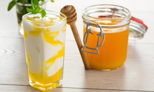Lemon-Juice-and-Honey-Mixture