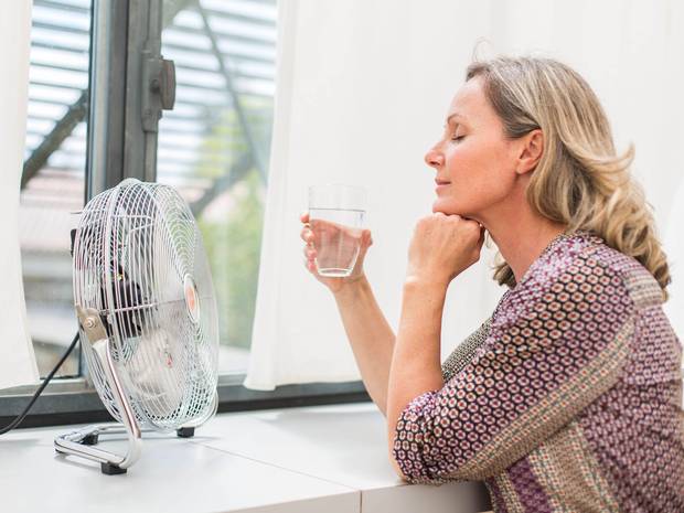 9 Ways to deal with hot flushes and night sweats