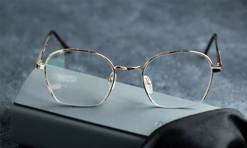 Teach Kids Simple Glasses-Care Habits