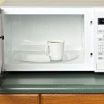 9 Things you Should Never Pop Inside your Microwave