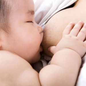 feeding baby sleep1