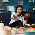 7 Signs of Binge Eating You Should Not Ignore