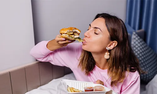 7 Signs of Binge Eating