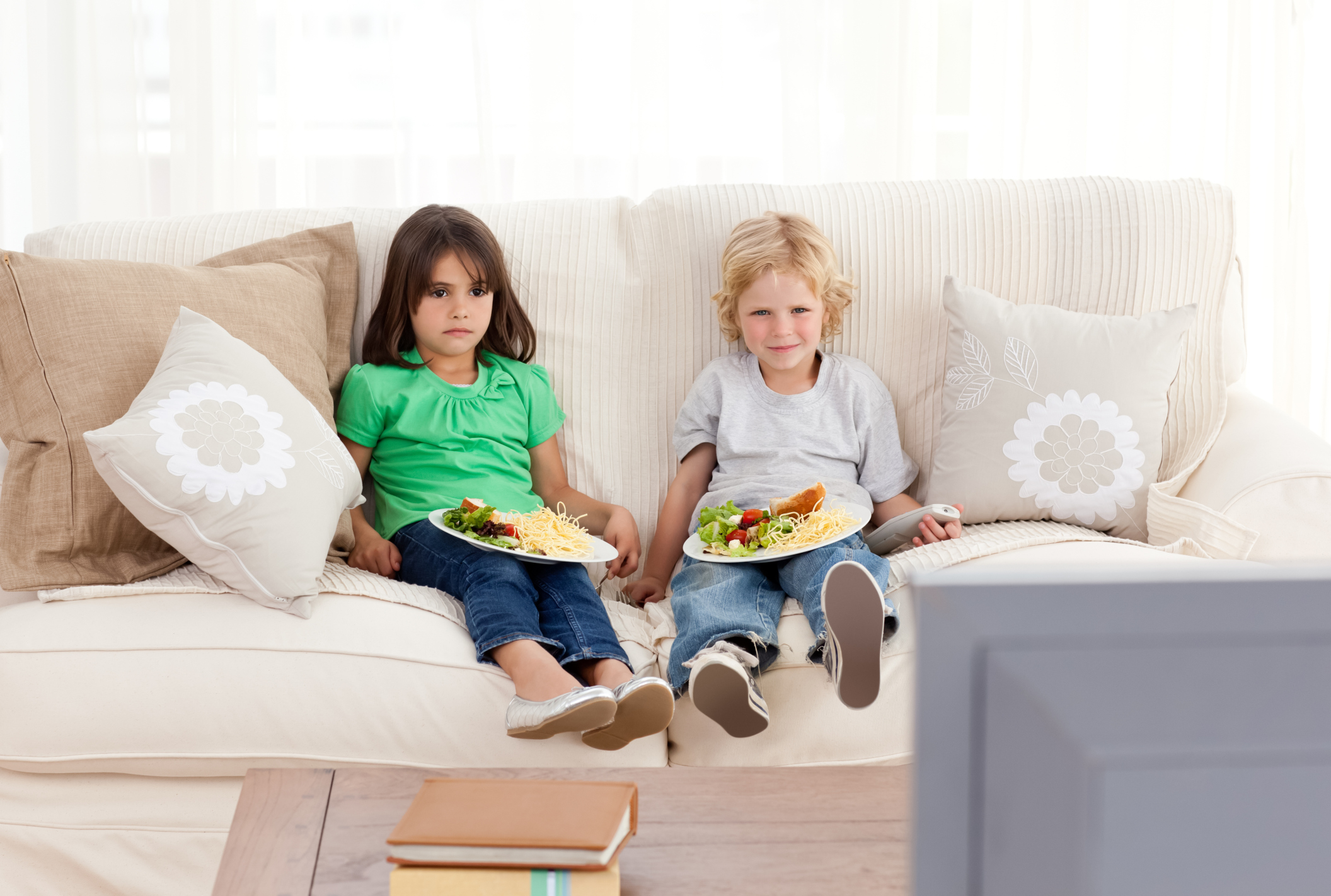 Dinner with TV forms a bad recipe