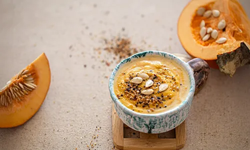  How-to-eat-pumpkin-seeds