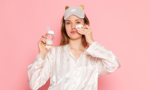Removes Makeup Naturally
