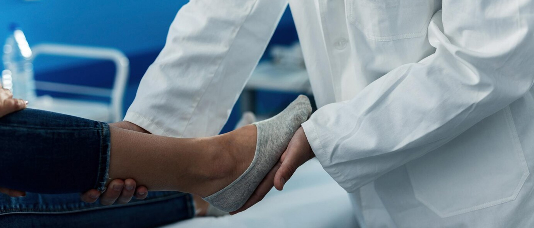 Diabetic Neuropathy : Types, Symptoms, Prevention, Treatment