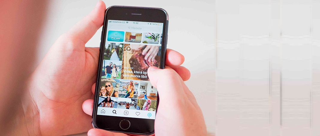 The Psychological Reason Behind Scrolling Instagram Stories