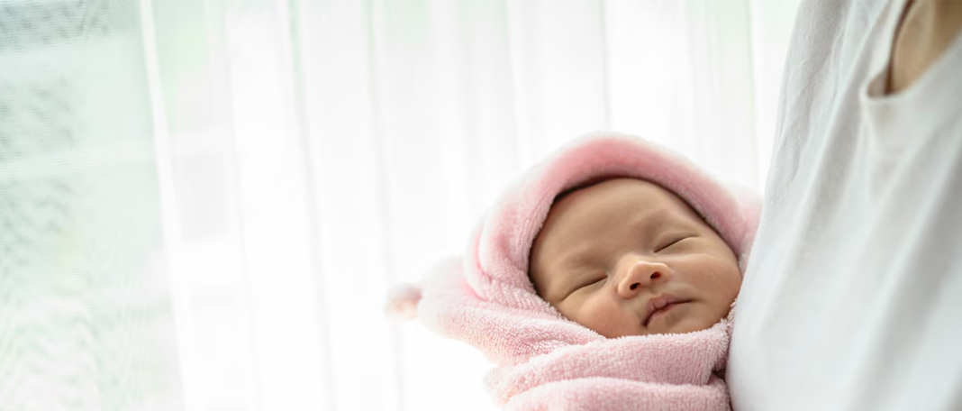 Here’s Why Second-Time Parents Advice You to Swaddle Your Baby