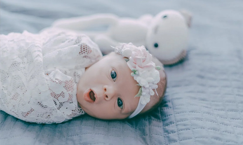 Signs-Your-Baby-Needs-Sleep