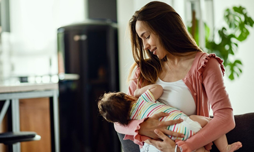 Breastfeeding-Moms-Must-Avoid-Acai