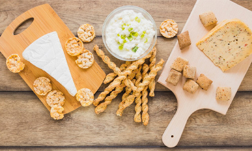 Whole-grain Crackers with Cheese
