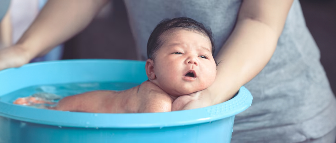 How to Bathe Your Newborn for the First Time?
