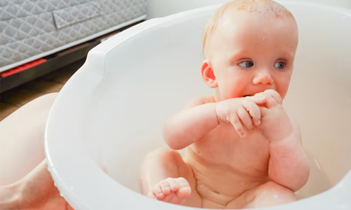 bathe your newborn fully