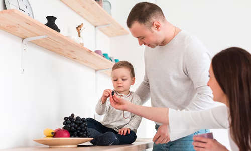 Parents-managing-a-toddler