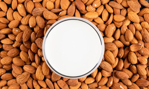 Common-Mistakes-to-Avoid-When-Making-Almond-Milk